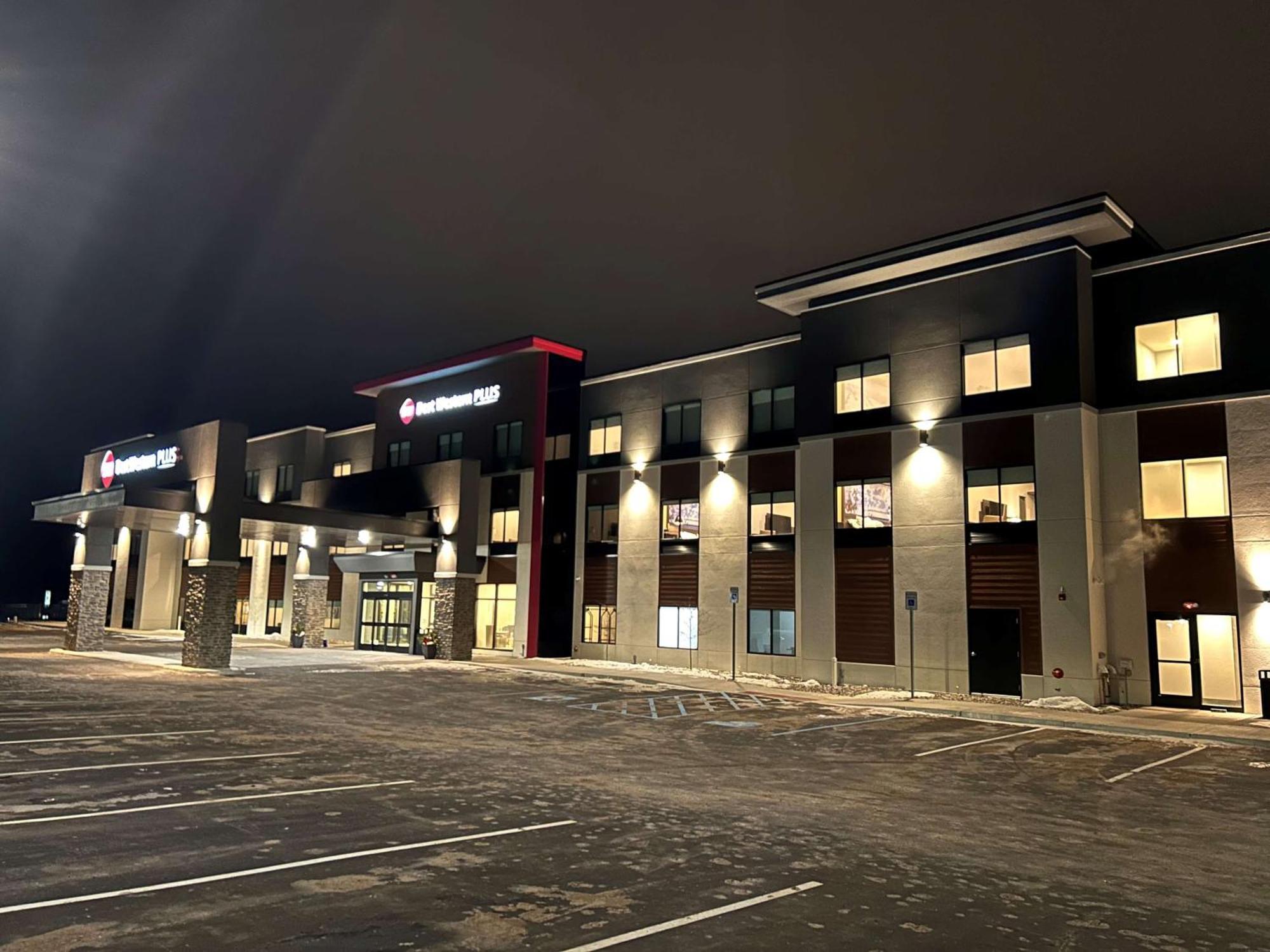 Best Western Plus Marquette Hotel & Suites Экстерьер фото