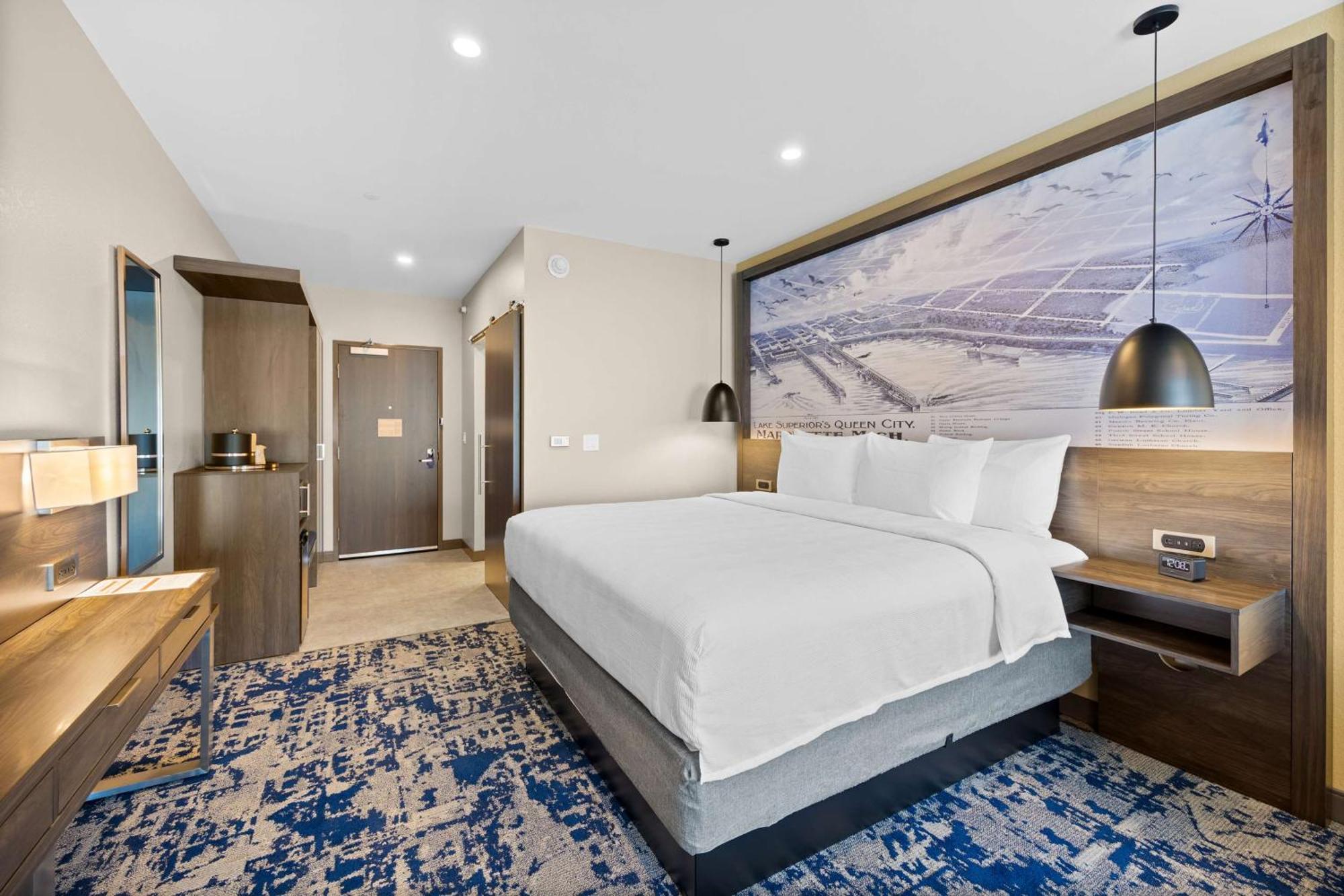 Best Western Plus Marquette Hotel & Suites Экстерьер фото